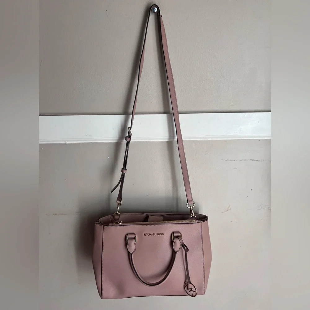 Michael Kors Blush Shoulder Bag